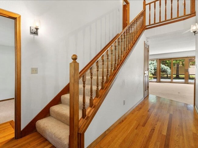 Building Photo - Stunning Custom Home 4 Bedroom in the Gated Mountain High Golf Community!