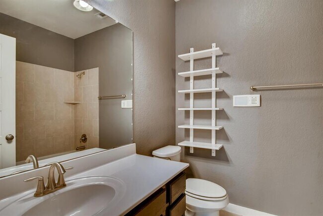 Building Photo - 16229 Travesia Way