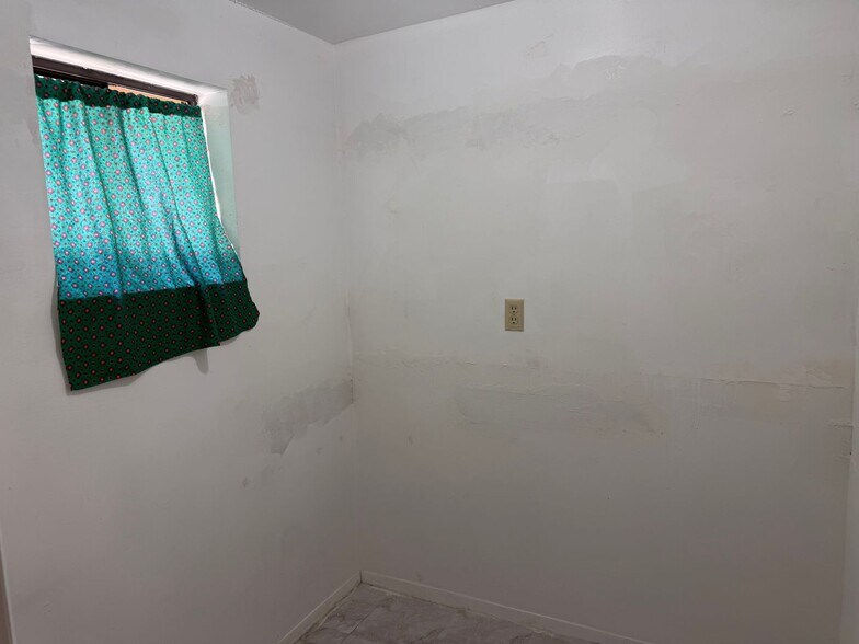 Building Photo - 3412 S Jessica Ave