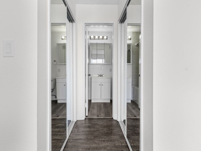 Building Photo - 1168 E 10th St