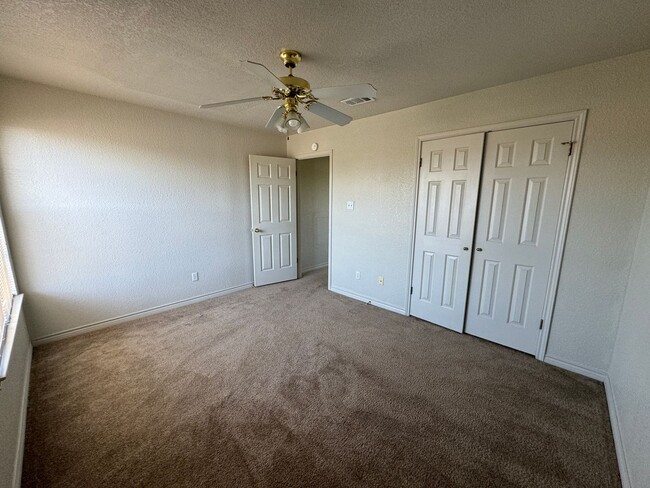 Building Photo - 360 Virtual Tour Available