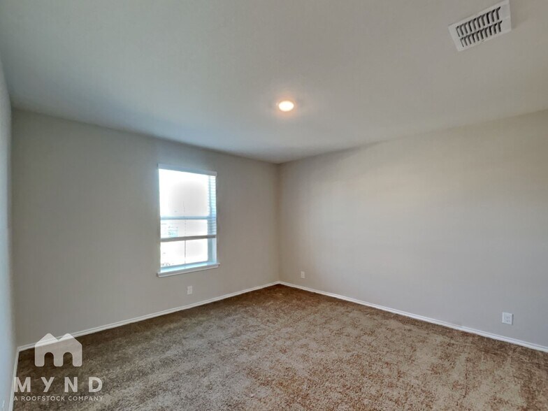 Building Photo - 14614 Fronted Goose