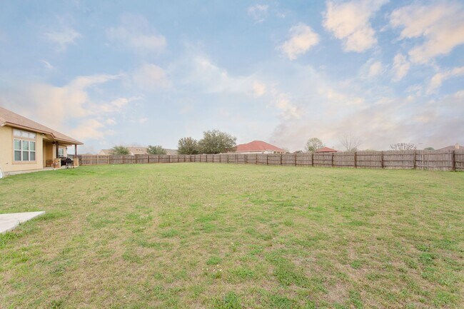 Building Photo - Beautiful 4 Bedroom Rental Home in Lytle, ...
