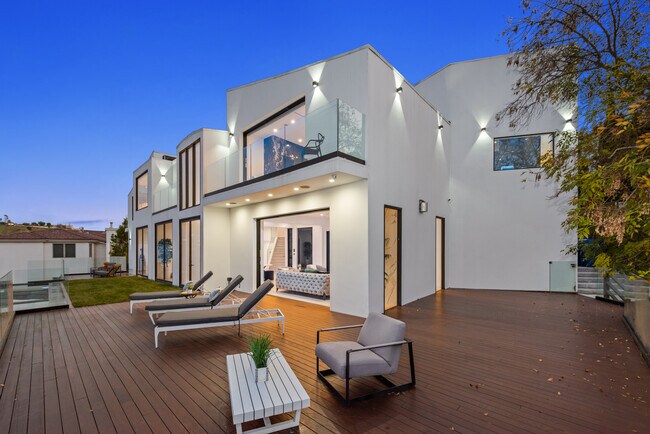 Building Photo - 7567 Hermes Dr