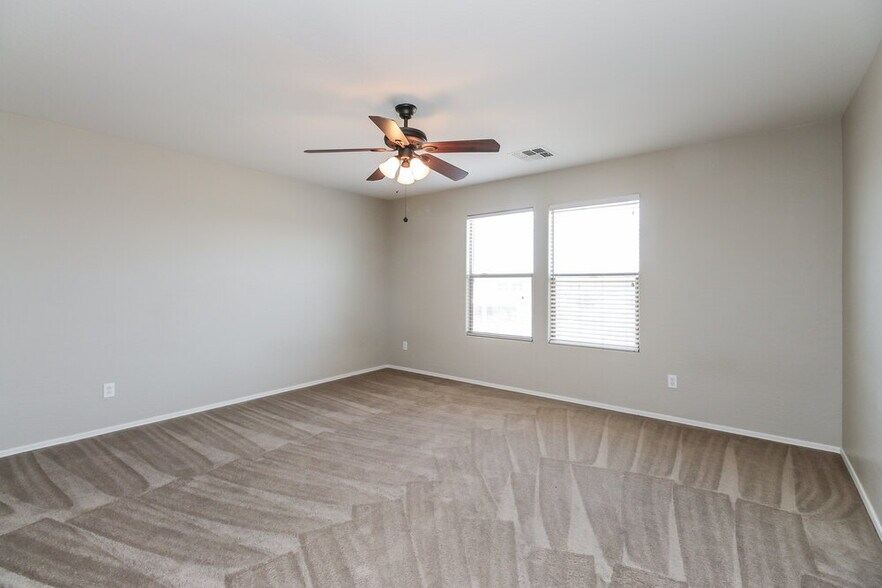 Building Photo - 6833 S 30th Ln