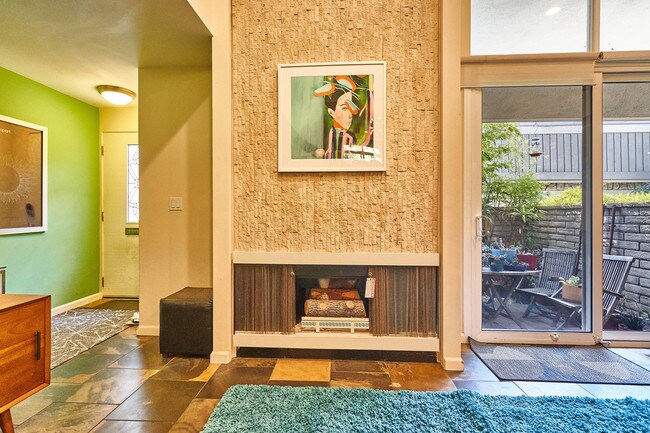 Building Photo - 4804 La Villa Marina