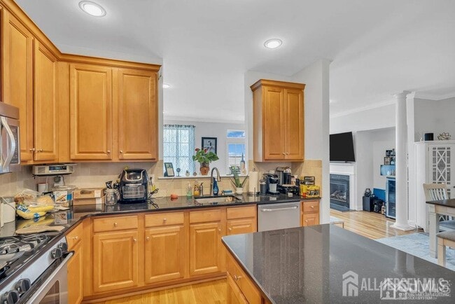 Building Photo - 38 S Shore Dr