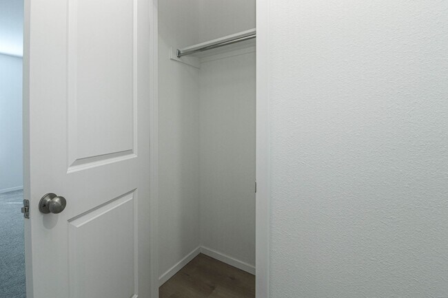 Building Photo - 3122 S 15th Pl
