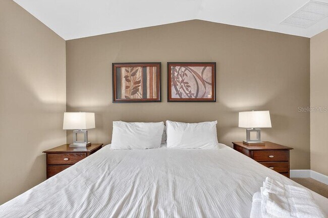 Building Photo - 14525 Damai Ln