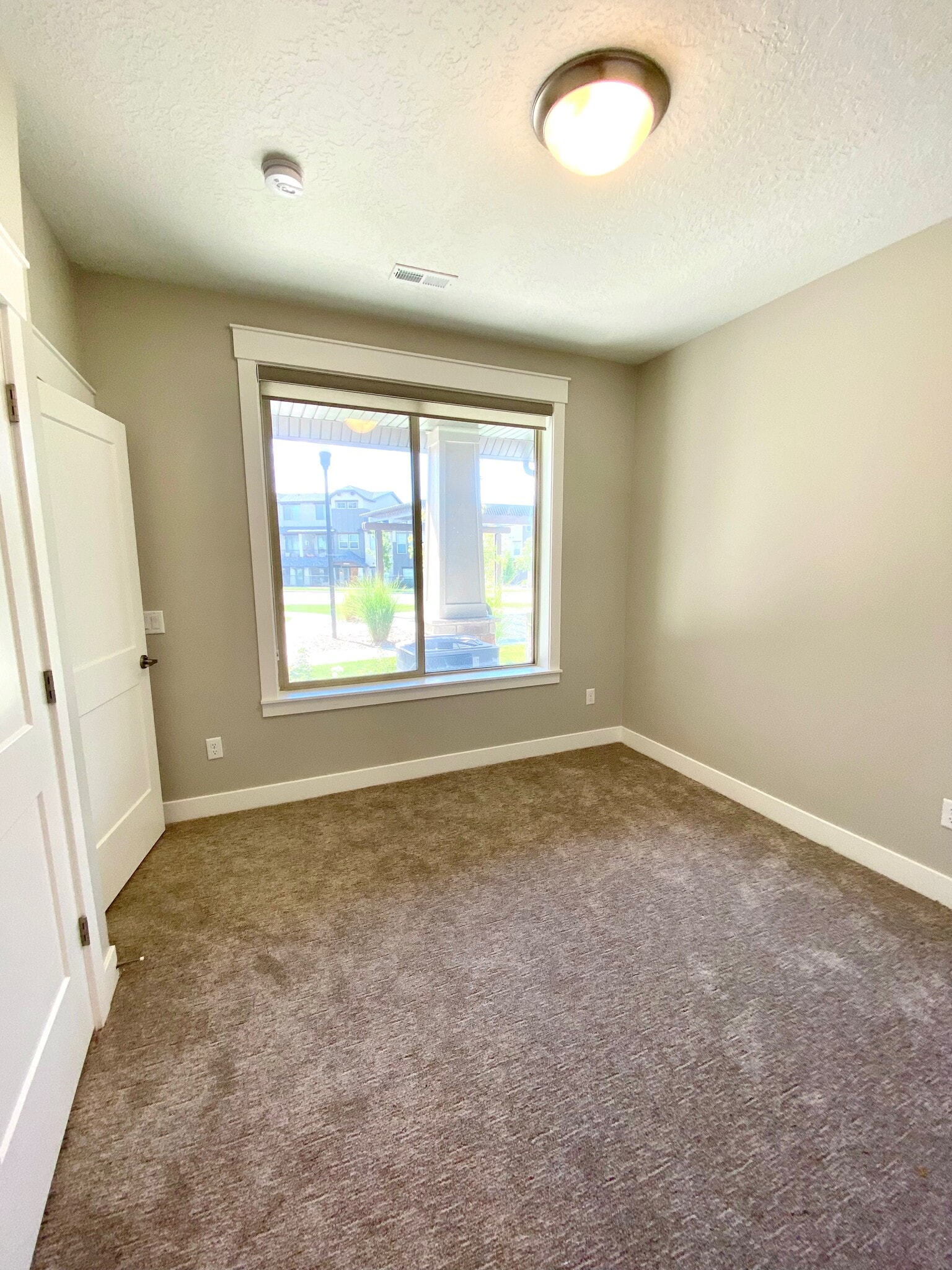 Building Photo - 10439 S Beetdigger Blvd