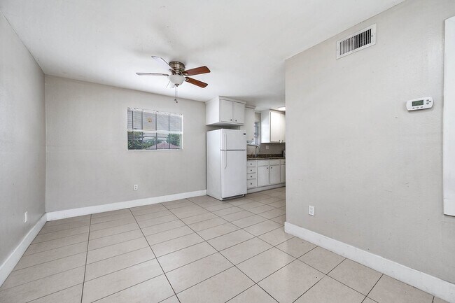 Primary Photo - 1711 Fourcade St