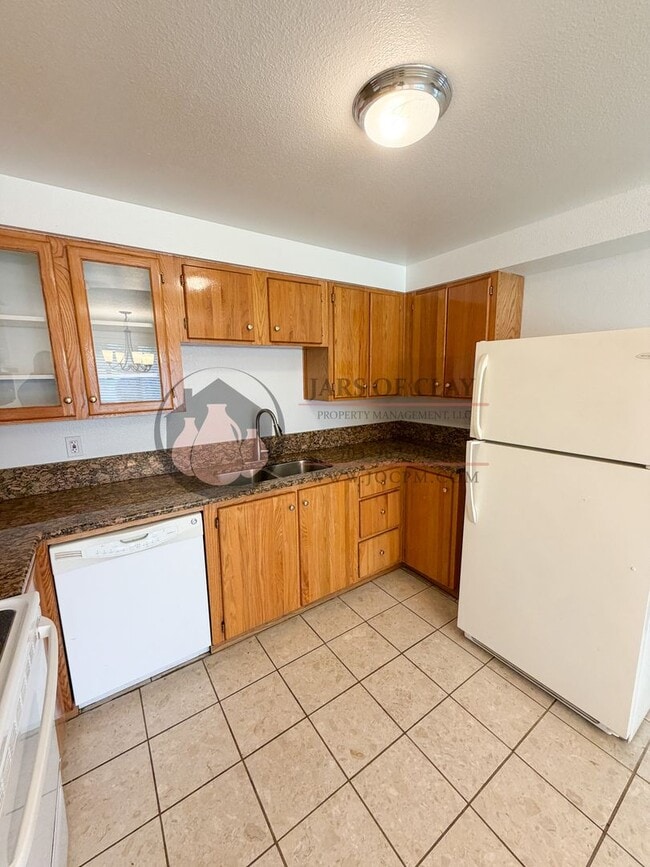 Building Photo - Salem 3BR with AC in Every Room! | 2-Car Garage & Fenced Yard