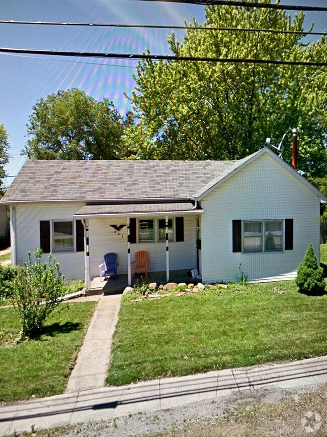 Building Photo - Chatham three bedroom home