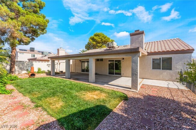 Building Photo - 4013 Madrone Dr