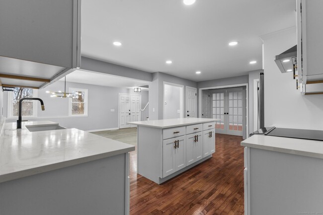 Building Photo - 40 Harkness Dr