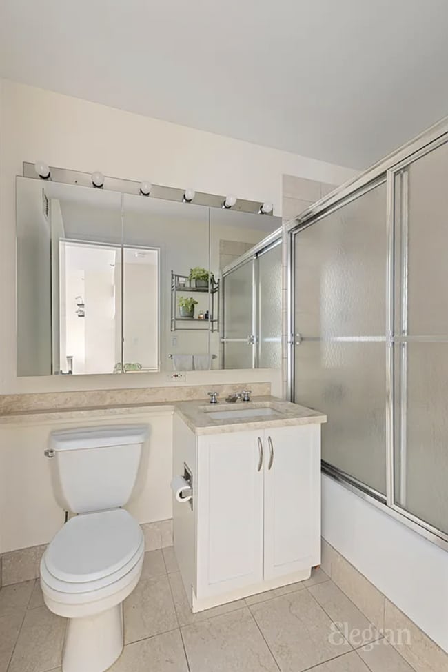 Building Photo - 250 E 30th St