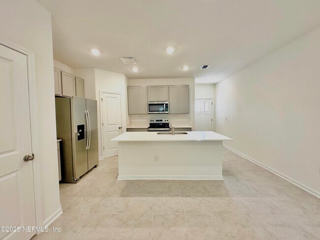 Building Photo - 3601 Athenian Wy
