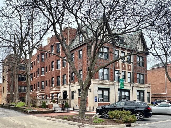 Building Photo - 373 Hazel Ave