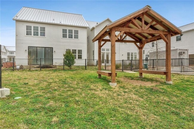 Building Photo - 4502 Grassland Dr