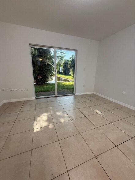 Building Photo - 8851 NW 110th Pl