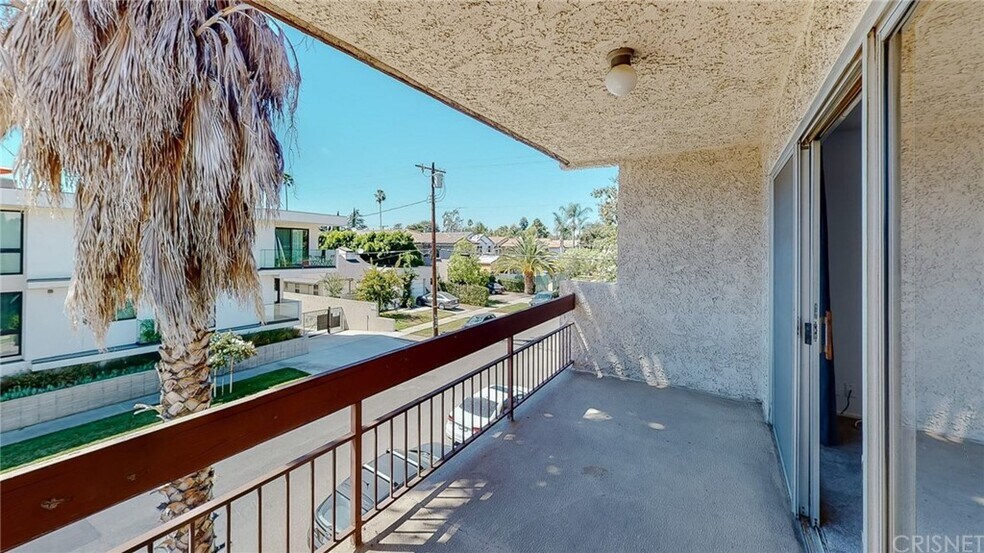 Building Photo - 12157 Moorpark St