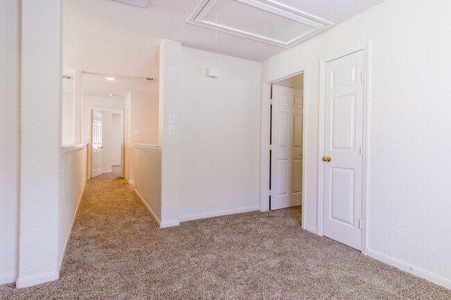 Building Photo - 2918 Five Oaks Dr