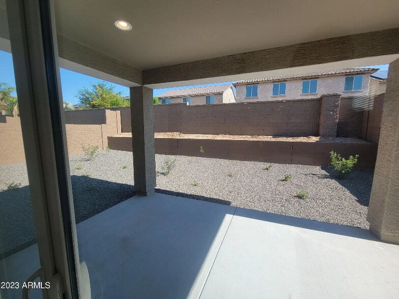 Building Photo - 18012 W Orchid Ct