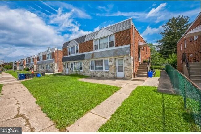 Building Photo - 2619 Tremont St