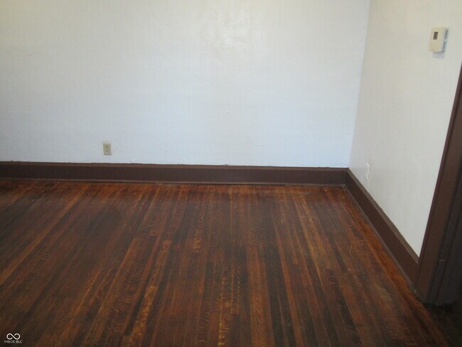 Building Photo - 3211 N Park Ave