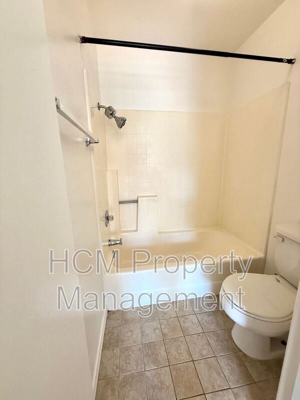 Building Photo - 329 Huntington