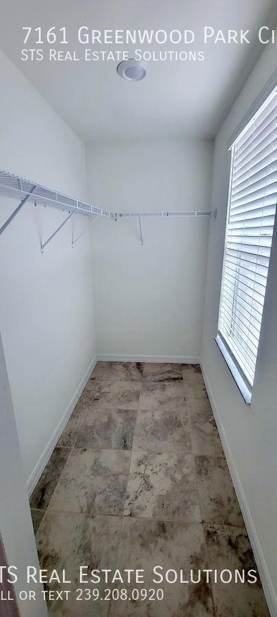 Building Photo - 7161 Greenwood Park Cir