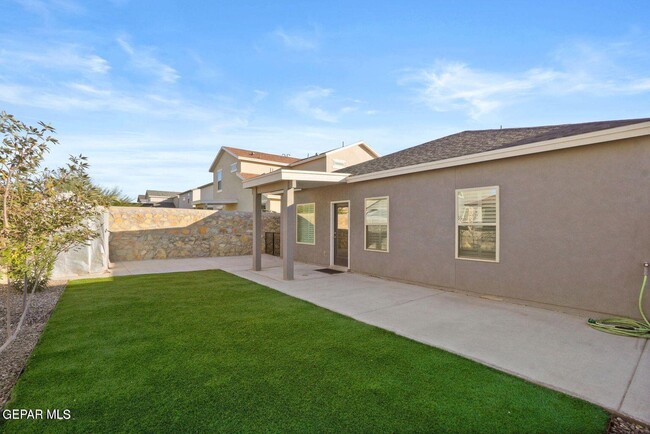Building Photo - 12249 Desert Dove Ave