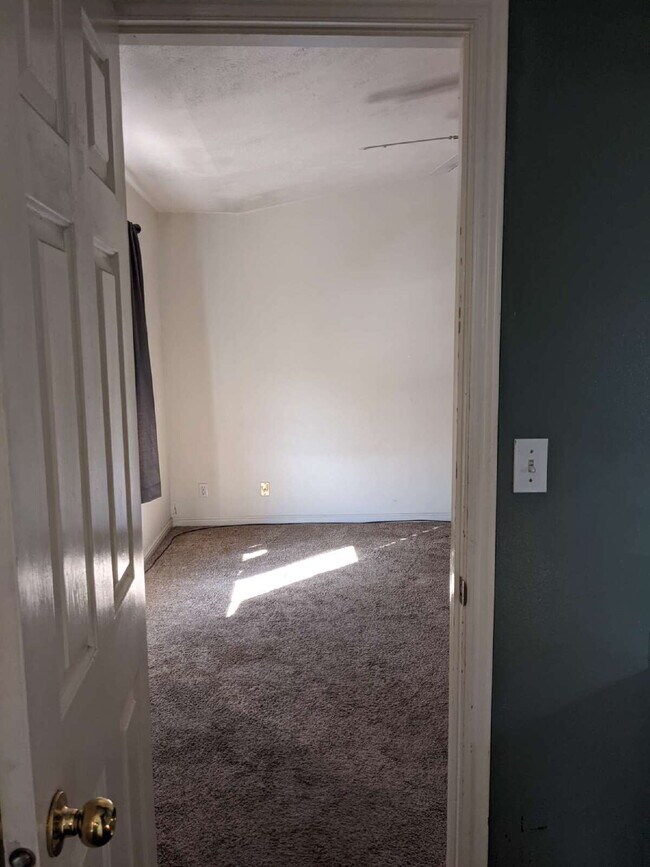 Building Photo - 3-Bed Townhouse in Saint George with Spacious 1400 Sq Ft Layout "