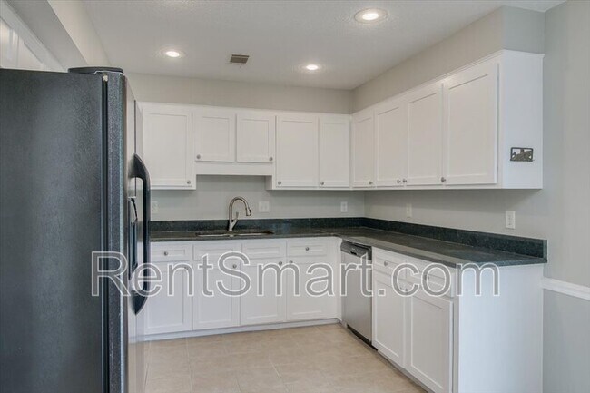Building Photo - 4052 Danielle Dr