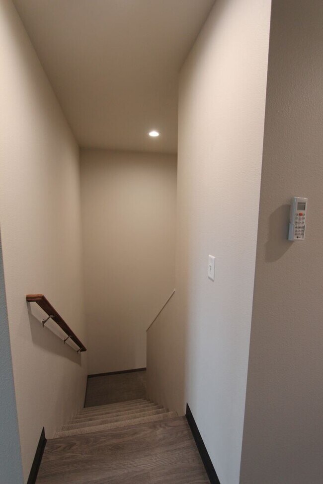 Building Photo - Modern design 3-bed, 2.5 bath duplex avail...