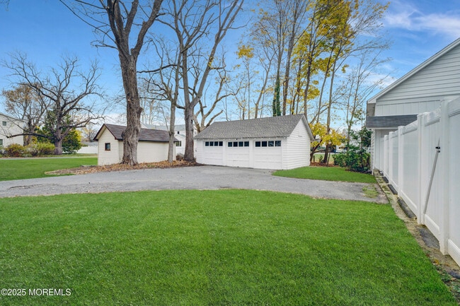 Building Photo - 448 Monmouth Rd