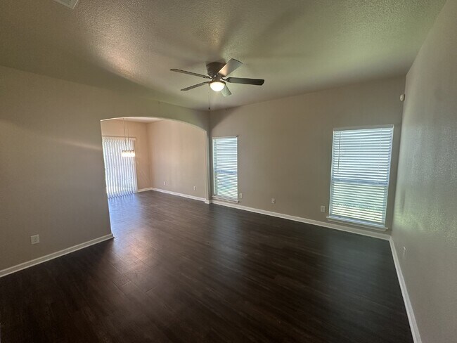 Building Photo - 553 Slippery Rock