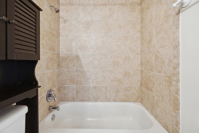 Building Photo - 104 Rondak Cir