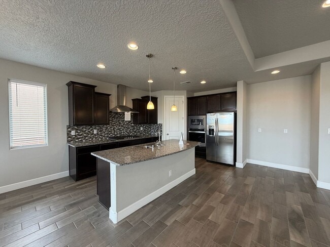 Building Photo - Luxury Single Story 3 Bedroom Plus Office / Sitting Room Recent Construction Available in Exclusi...