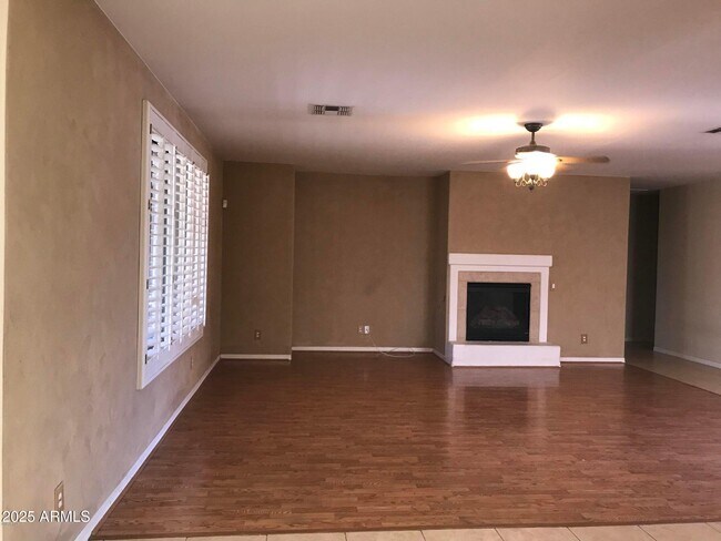 Building Photo - 16804 W Northampton Rd