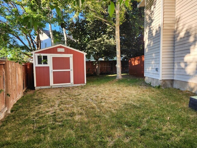 Building Photo - 4 Bed 2 1/2 Bath Home in Sandy