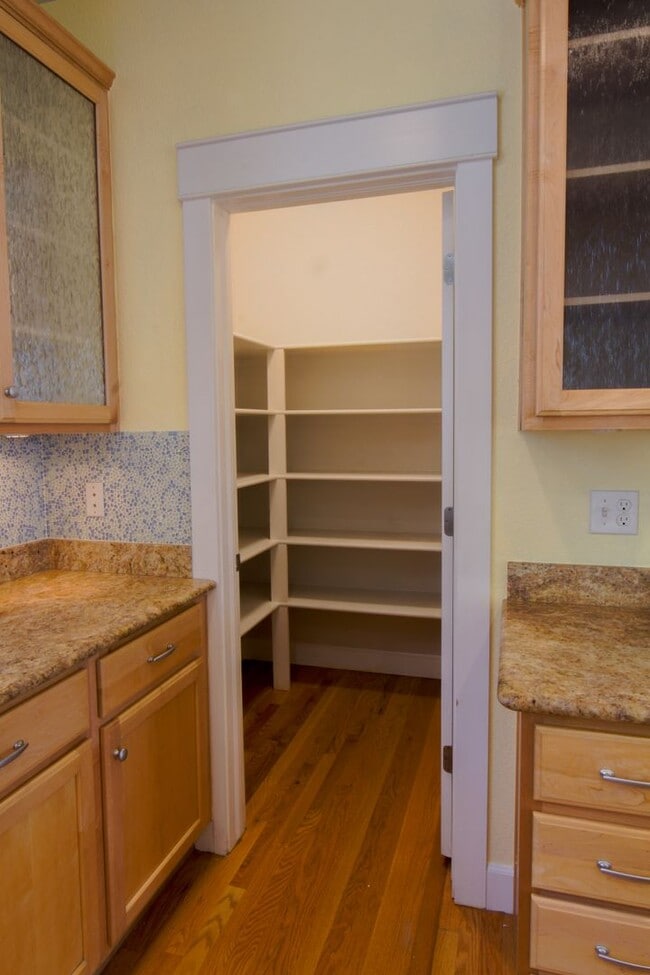 Building Photo - Prime Central Park 5bed/4ba