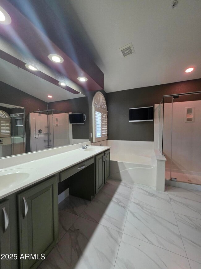 Building Photo - 9705 E Friess Dr