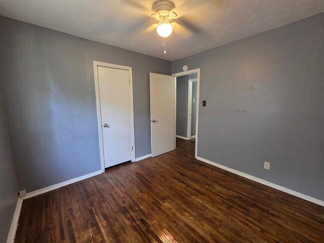 Building Photo - 3545 Debby Dr