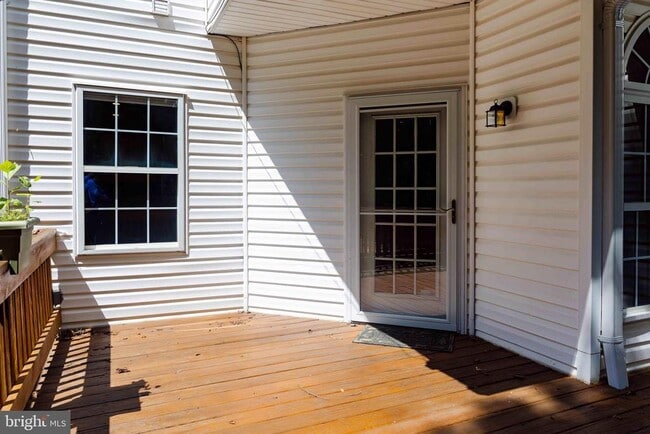 Building Photo - 6029 Blue Point Ct