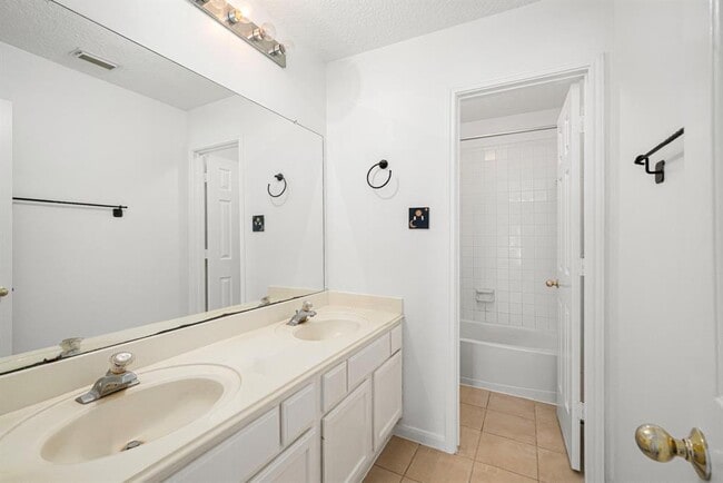 Building Photo - 3515 Endicott Ln
