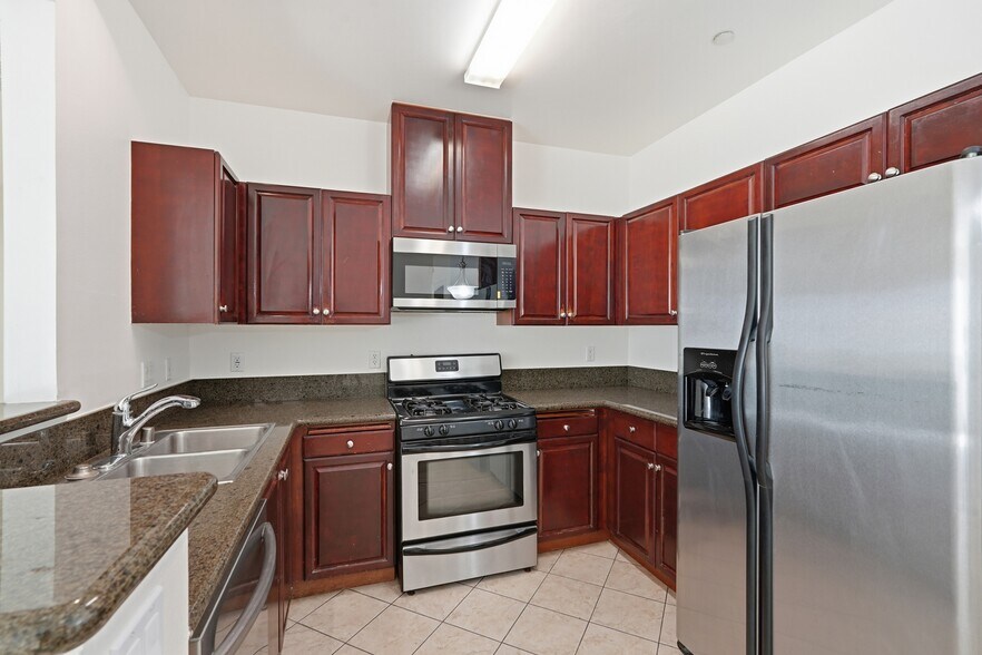 Building Photo - 13941 Sherman Way