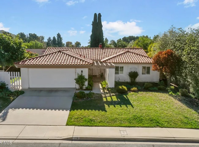 Primary Photo - Single story 4 bed, 2 bath home in Newbury...