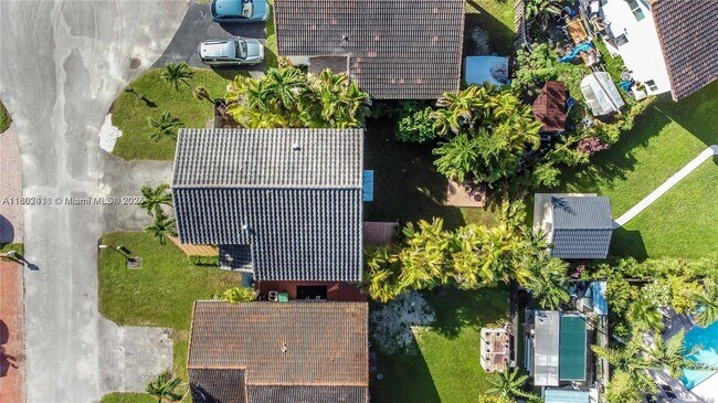 Building Photo - 2500 SW 113th Ct