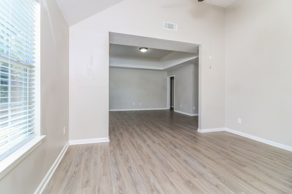 Building Photo - 166 Birchfield Way